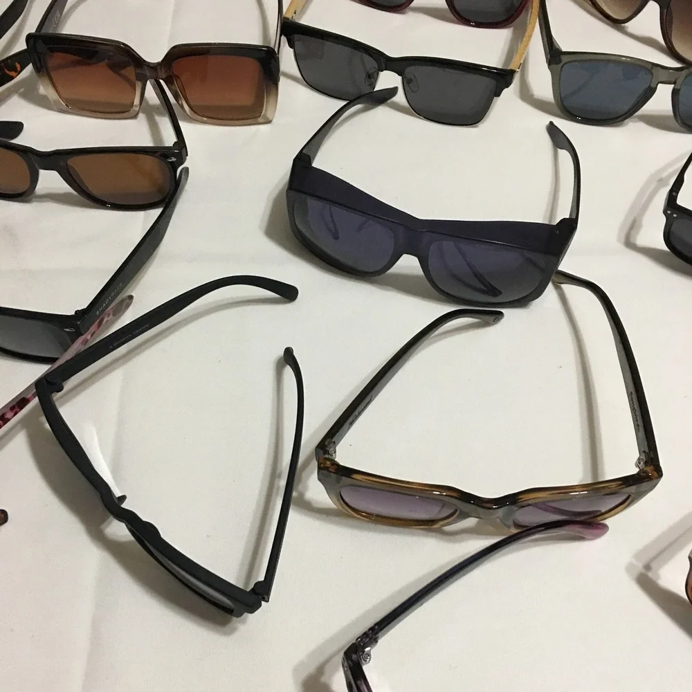 Lot of 30 Unbranded Sunglasses Unisex One Size Multicolor Mixed Styles
